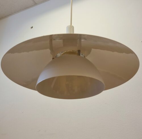 Flot loftlampe i hvidt metal