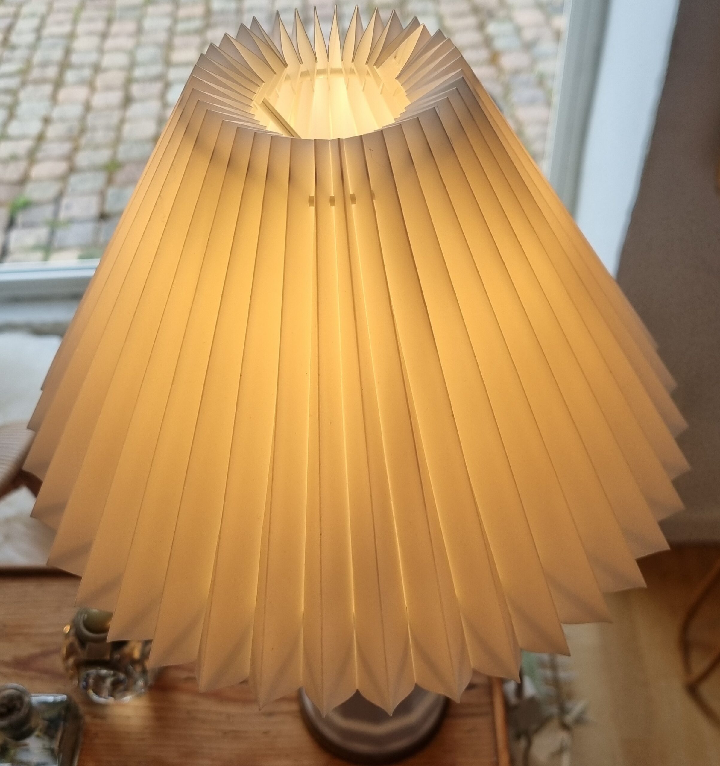 Smuk hvid Heiberg bordlampe
