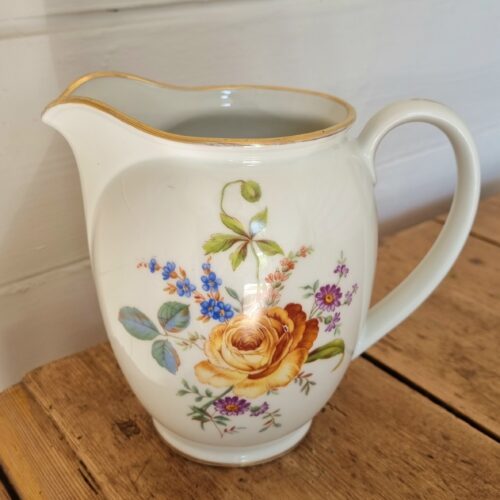 Sød romantisk mælke kande –