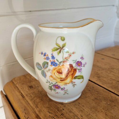 Sød romantisk mælke kande –