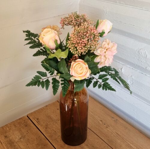 Bærgrene og blomster i smukke farver
