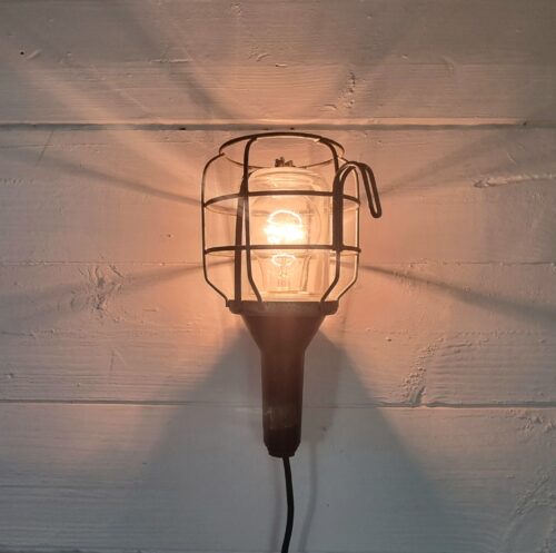 Industriel værkstedslampe med gummikabel