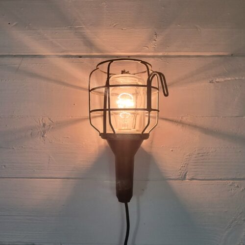 Industriel værkstedslampe med gummikabel