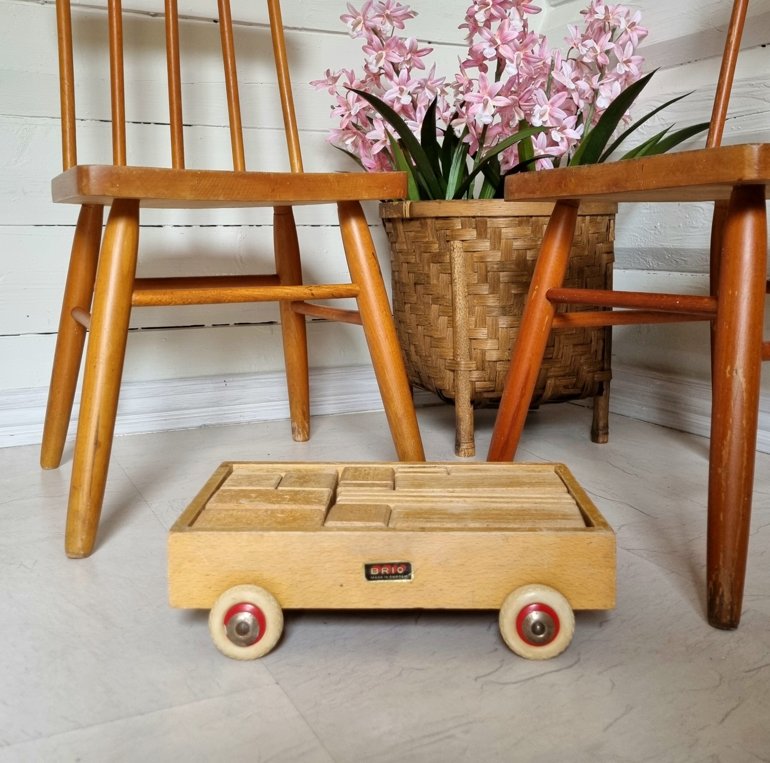 Retro Brio klodsvogn i træ