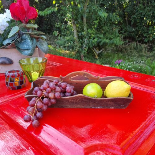 Elegant gammel træbakke med inddeling og skøn patina