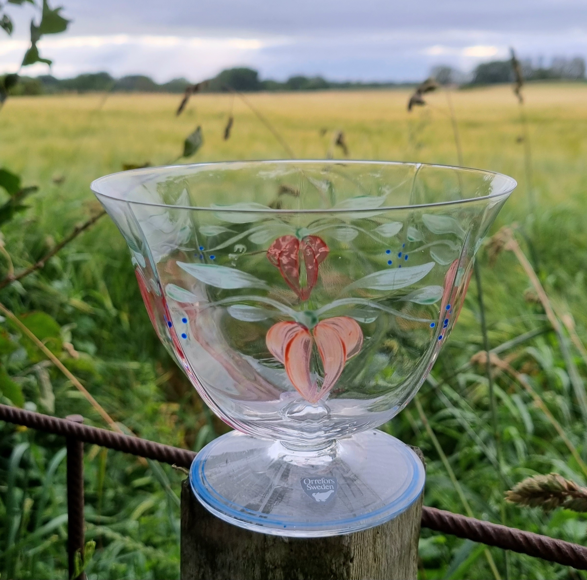 Skøn Orrefors glasskål - fint håndmalet