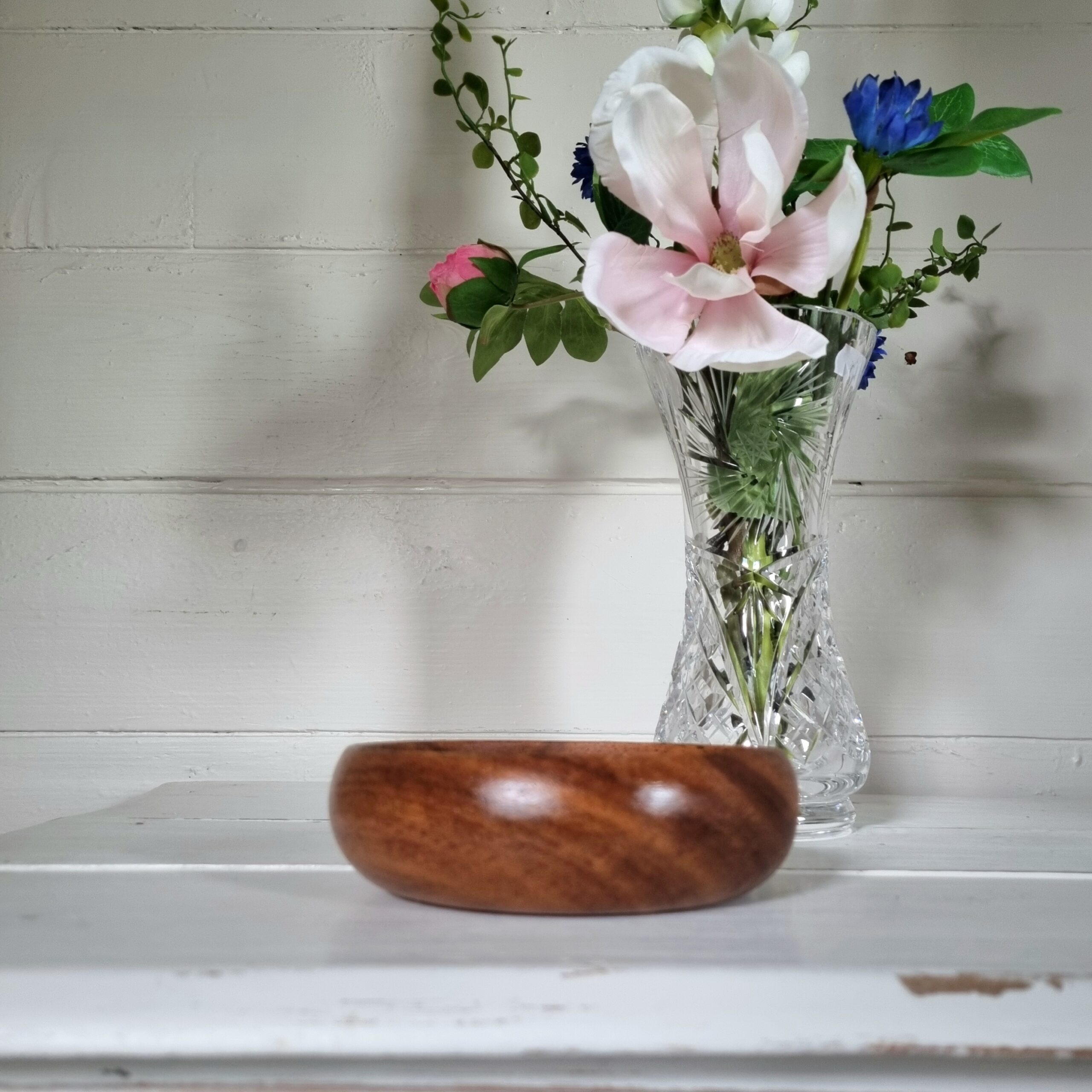 Træskål med smukke åretegninger