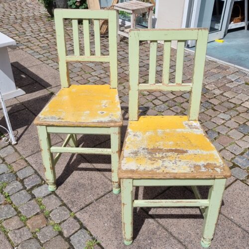 Flotte gamle træstole – sæt 2 stk.