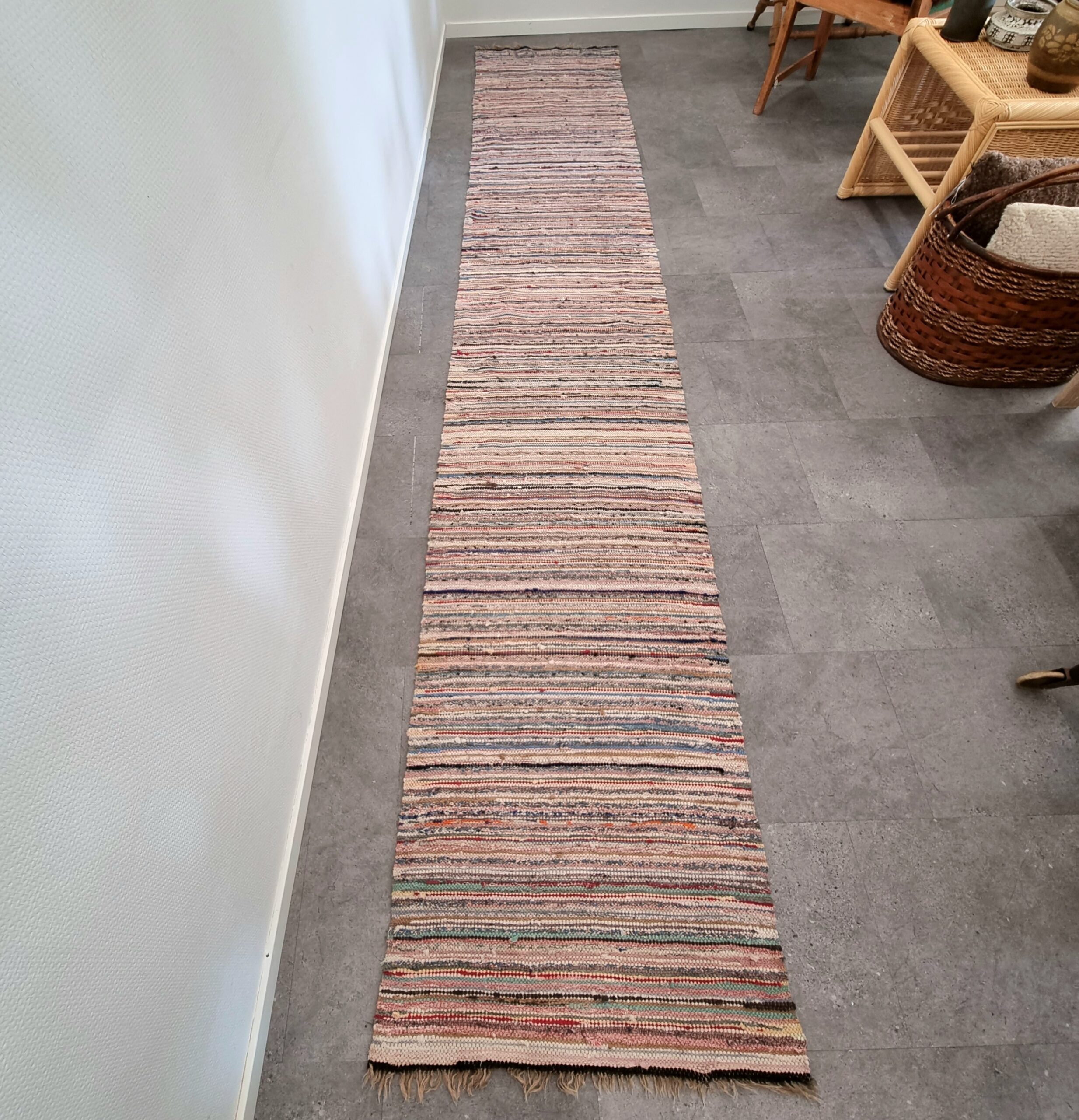 Langt svensk kludetæppe med striber - 360 cm