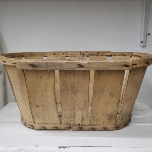 Gammel svensk kurv i træ – i flot stand