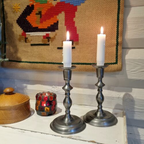 Smuk massiv tin stage – made in Denmark