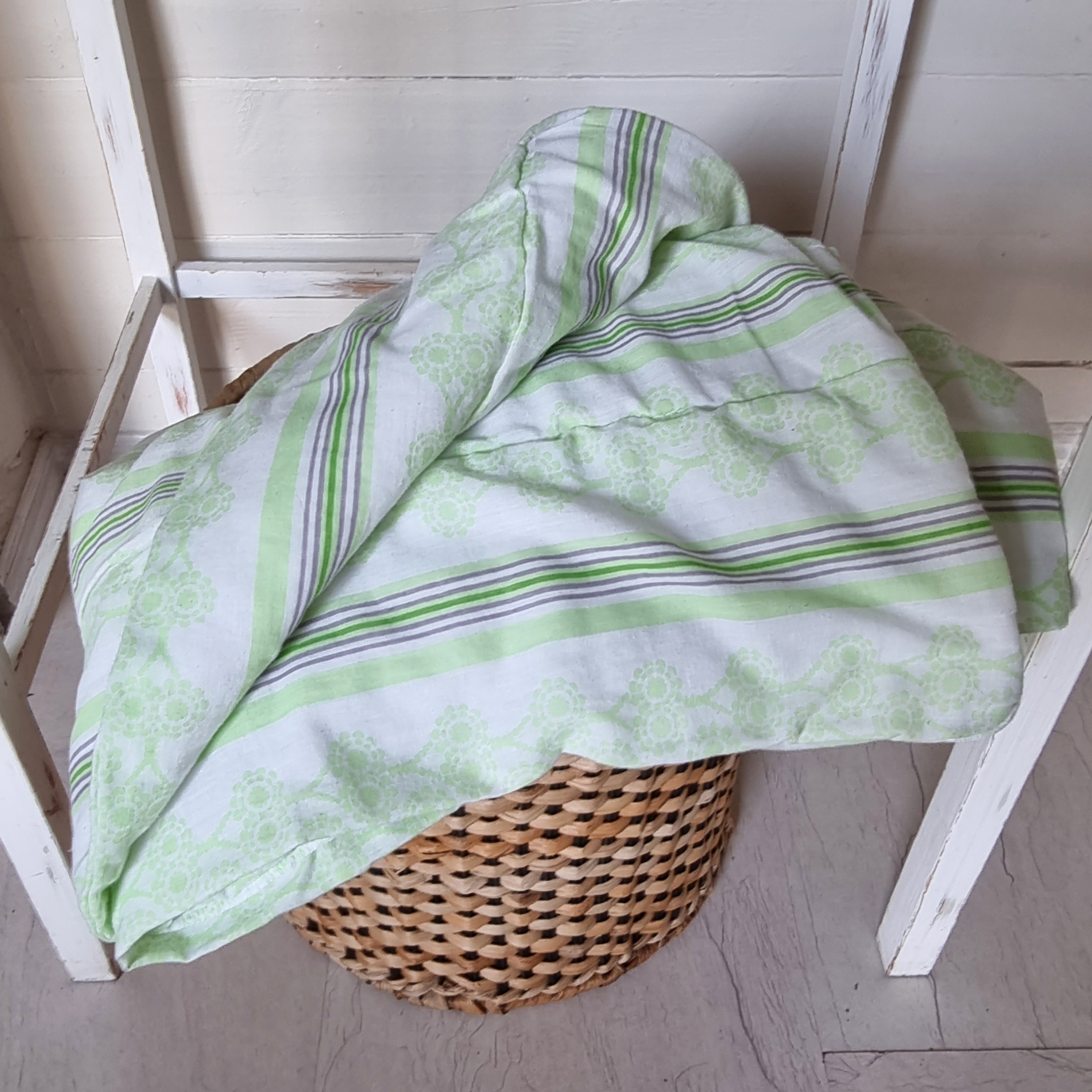 Lækkert blødt vattæppe i fin stand