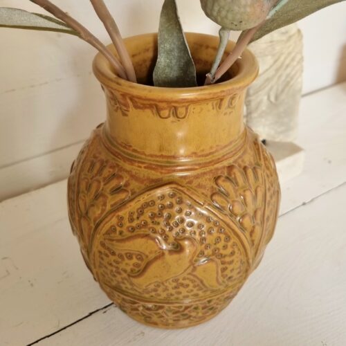 Flot Hjorth vase i smuk karamel farve S122