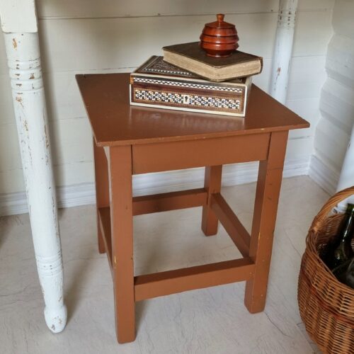 Robust gammel brun skammel – i fin stand