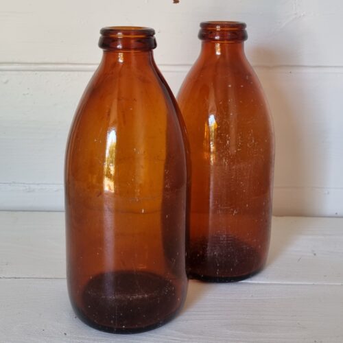 Gammel brun mælkeflaske 1/1 l. i fin stand
