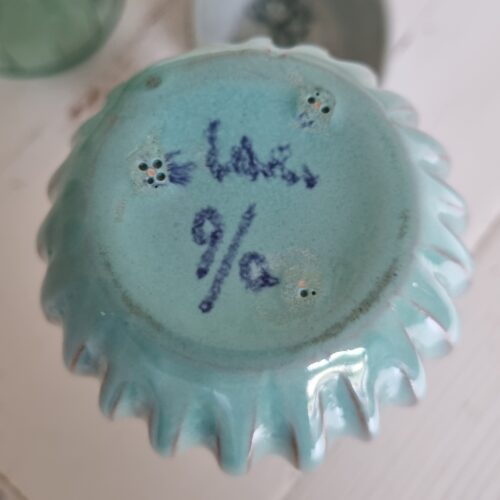 Fin lille rillet Eslau vase – i flot stand