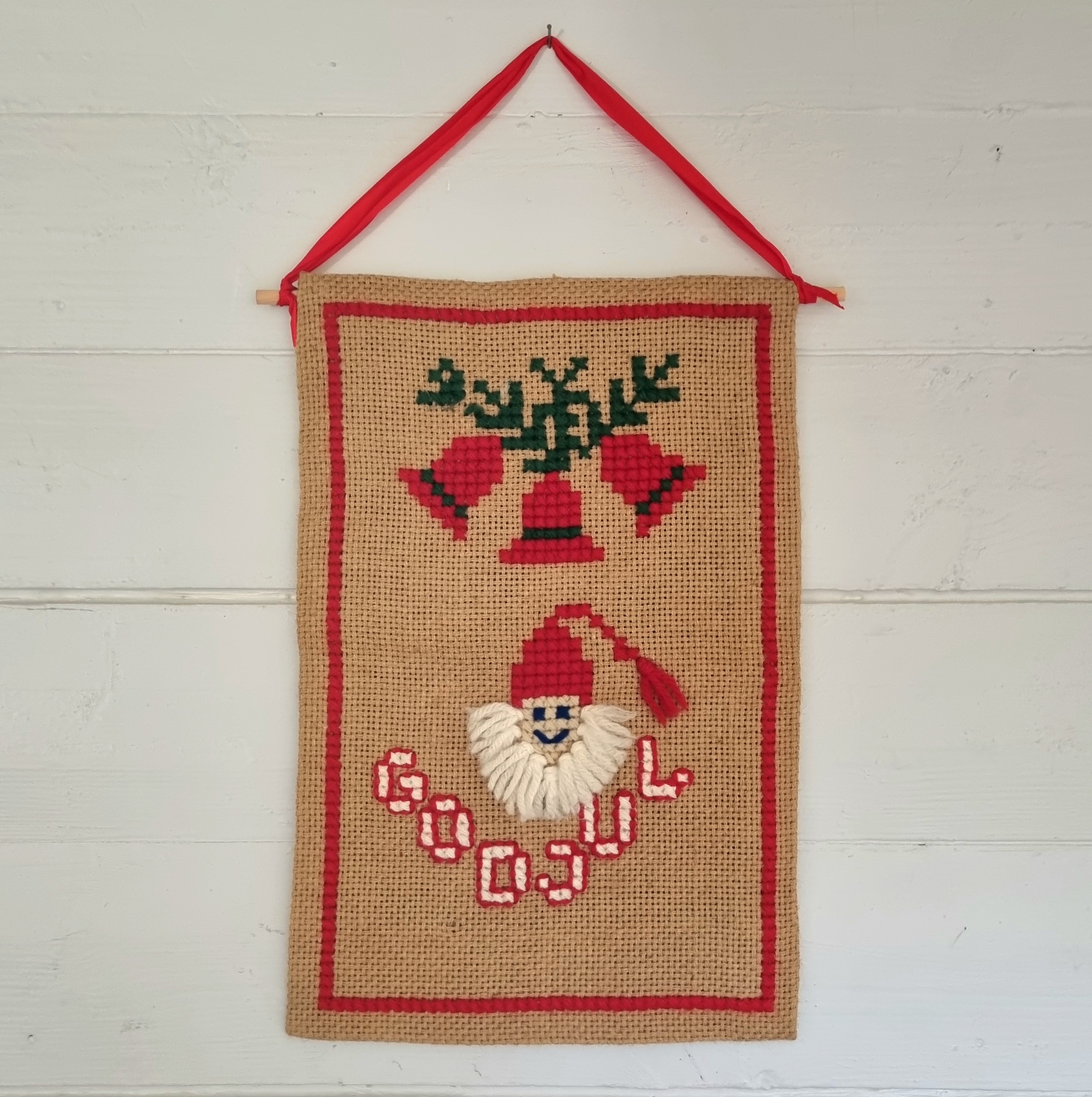 Fint jule ophæng med søde broderier