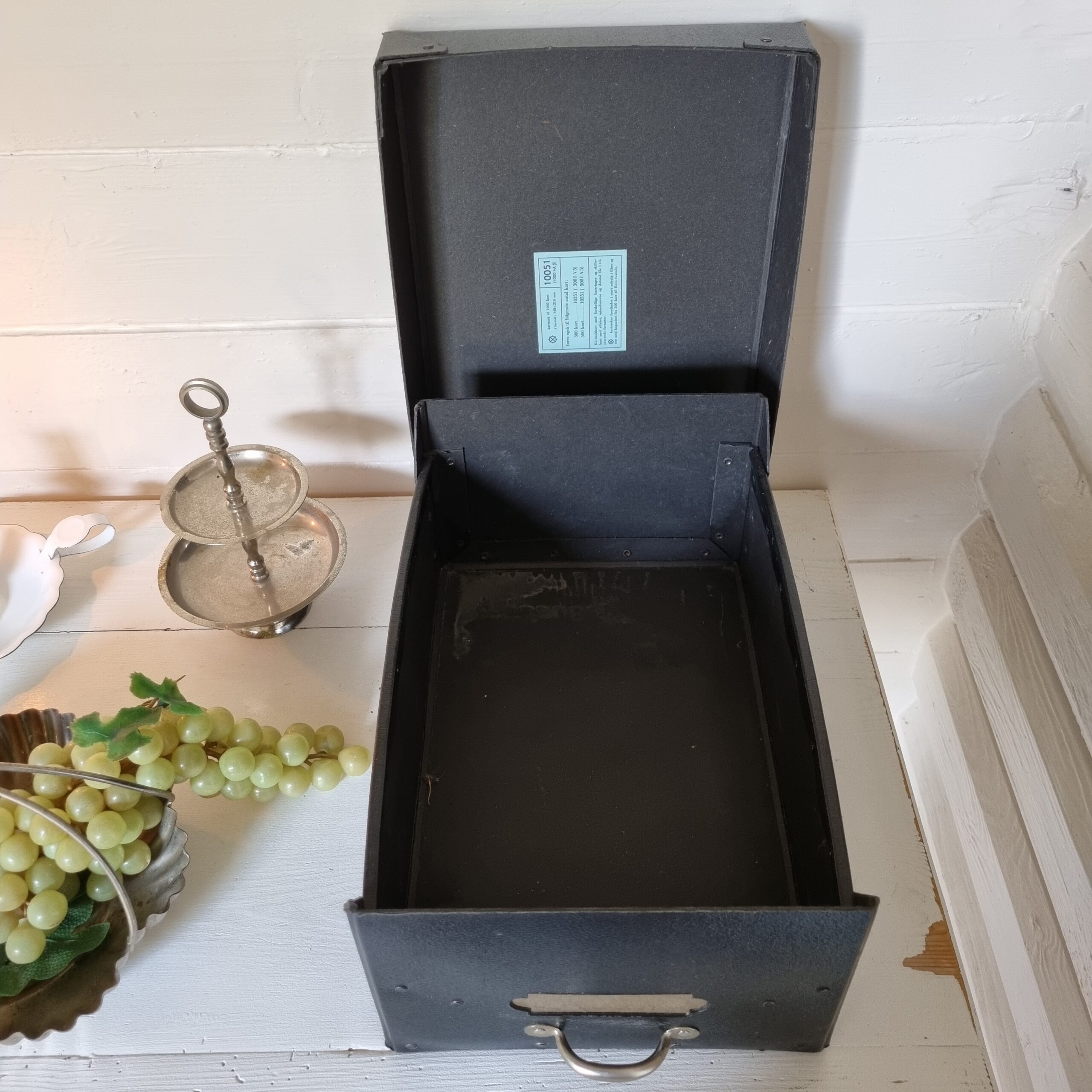 Flot stor arkivæske med greb i kraftigt pap