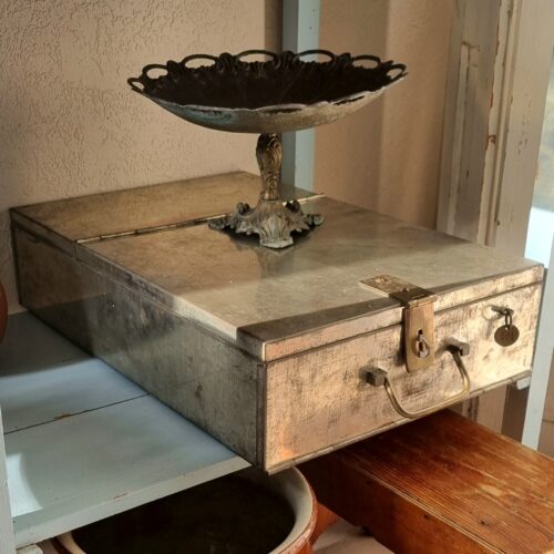 Rustik jern bankkasse i flot stand