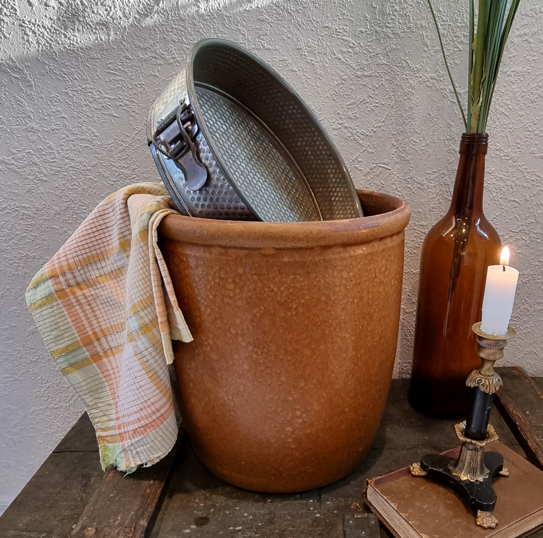 Stor syltekrukke 11 l. smuk gyldenbrun glasur