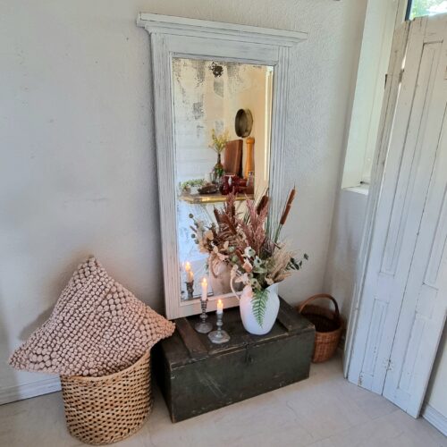 Antikt hvidmalet spejl med masser af skøn patina