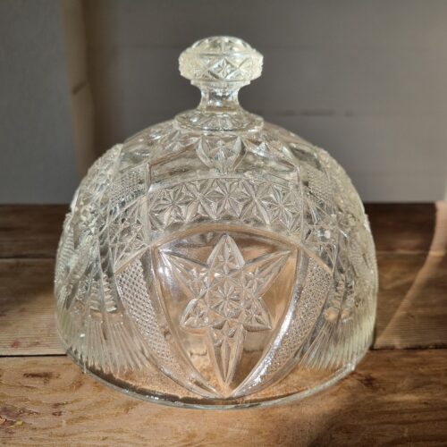 Kraftig glaskuppel med smukt mønster