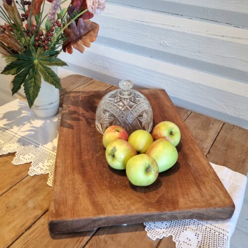 Spækbræt / skærebræt med fordybning i smukt træ