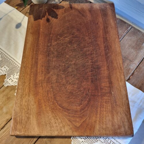 Spækbræt / skærebræt med fordybning i smukt træ