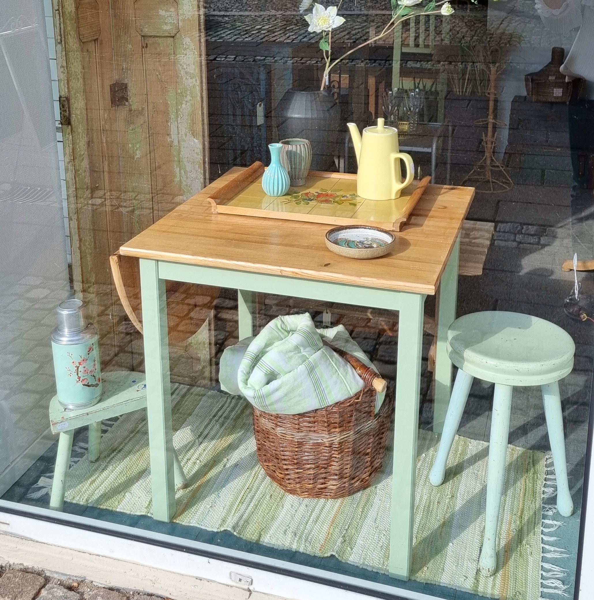 Flot spisebord med klap