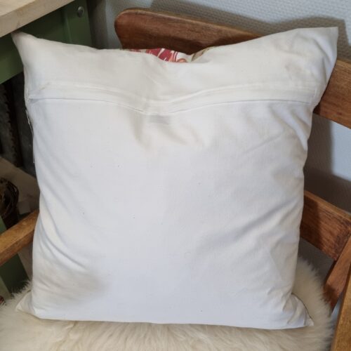 Pude i flot mønster – skjult lynlås og fjerfyld