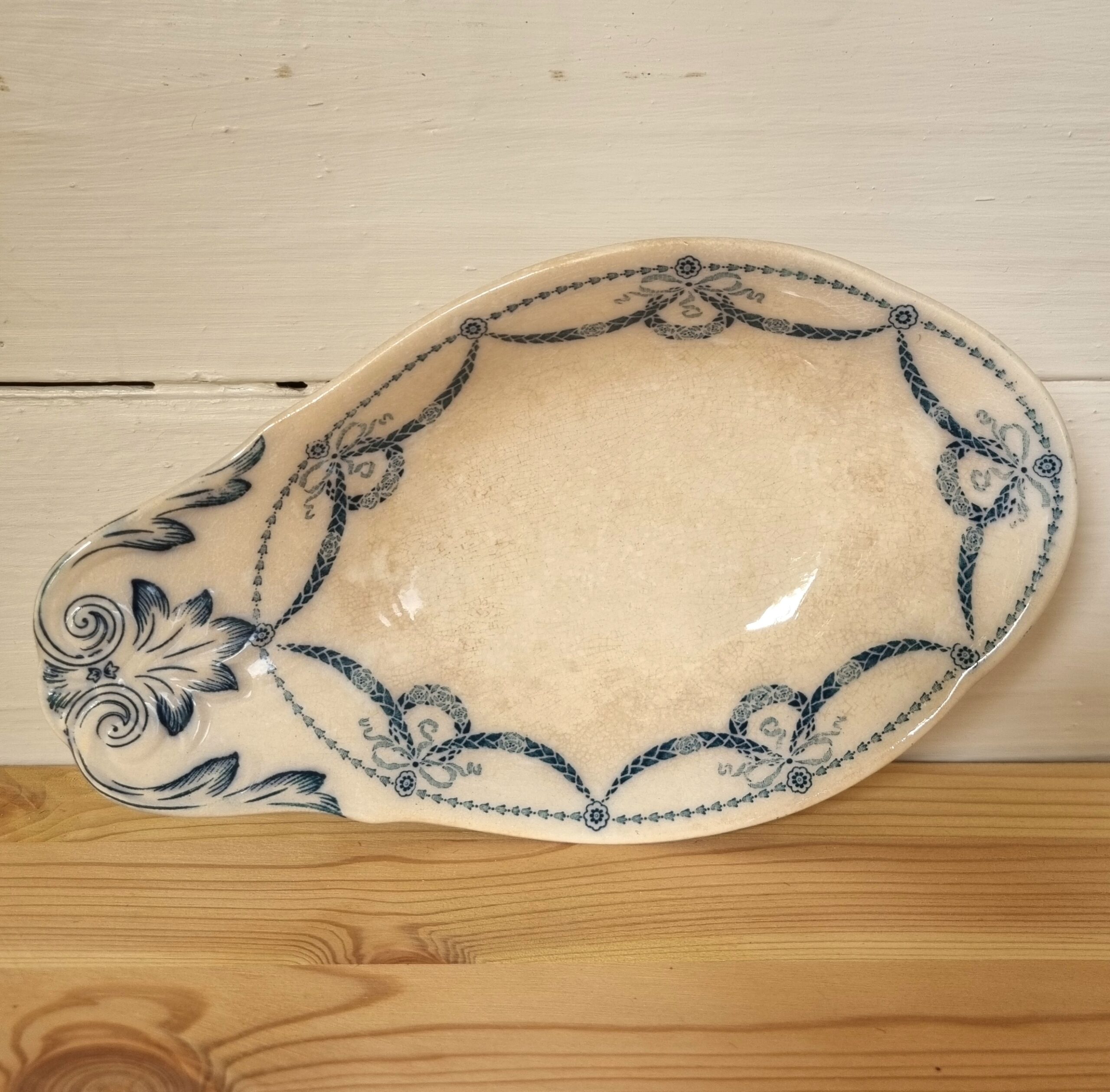 Antik Gustafsberg Hannibal oval lille skål med greb