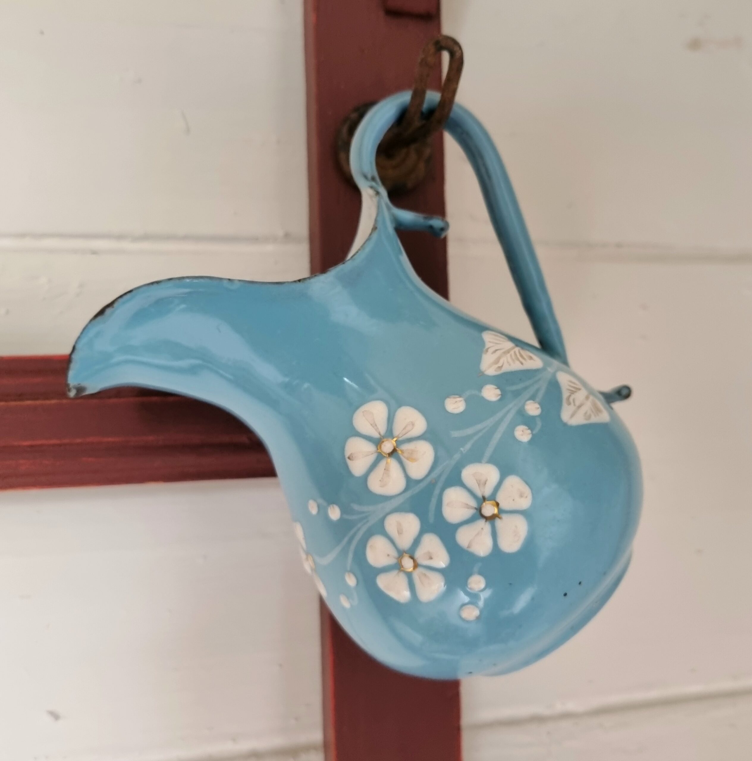 Sød lille svensk emalje kande