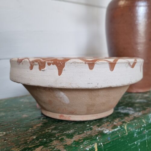 Sød lille uglaseret lerskål i fin stand