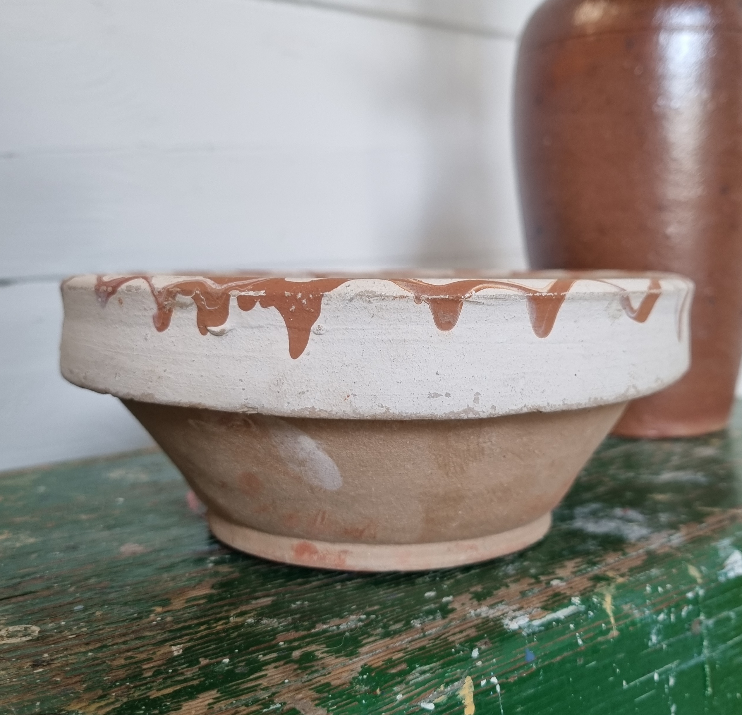 Sød lille uglaseret lerskål