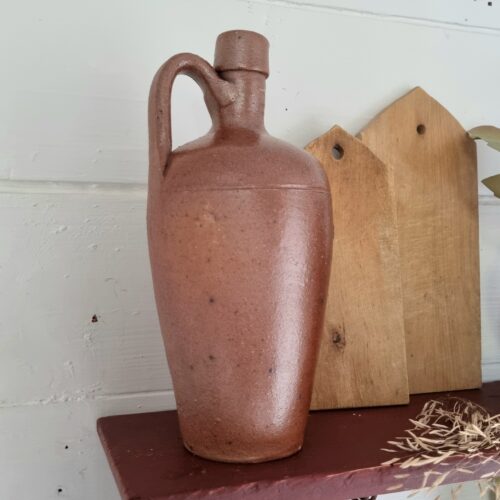 Flot oliven flaske med hank og smuk glasur