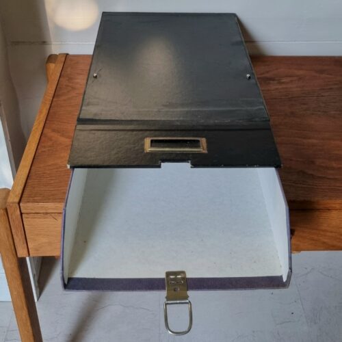 Flot arkiv æske med udtræk i kraftigt pap