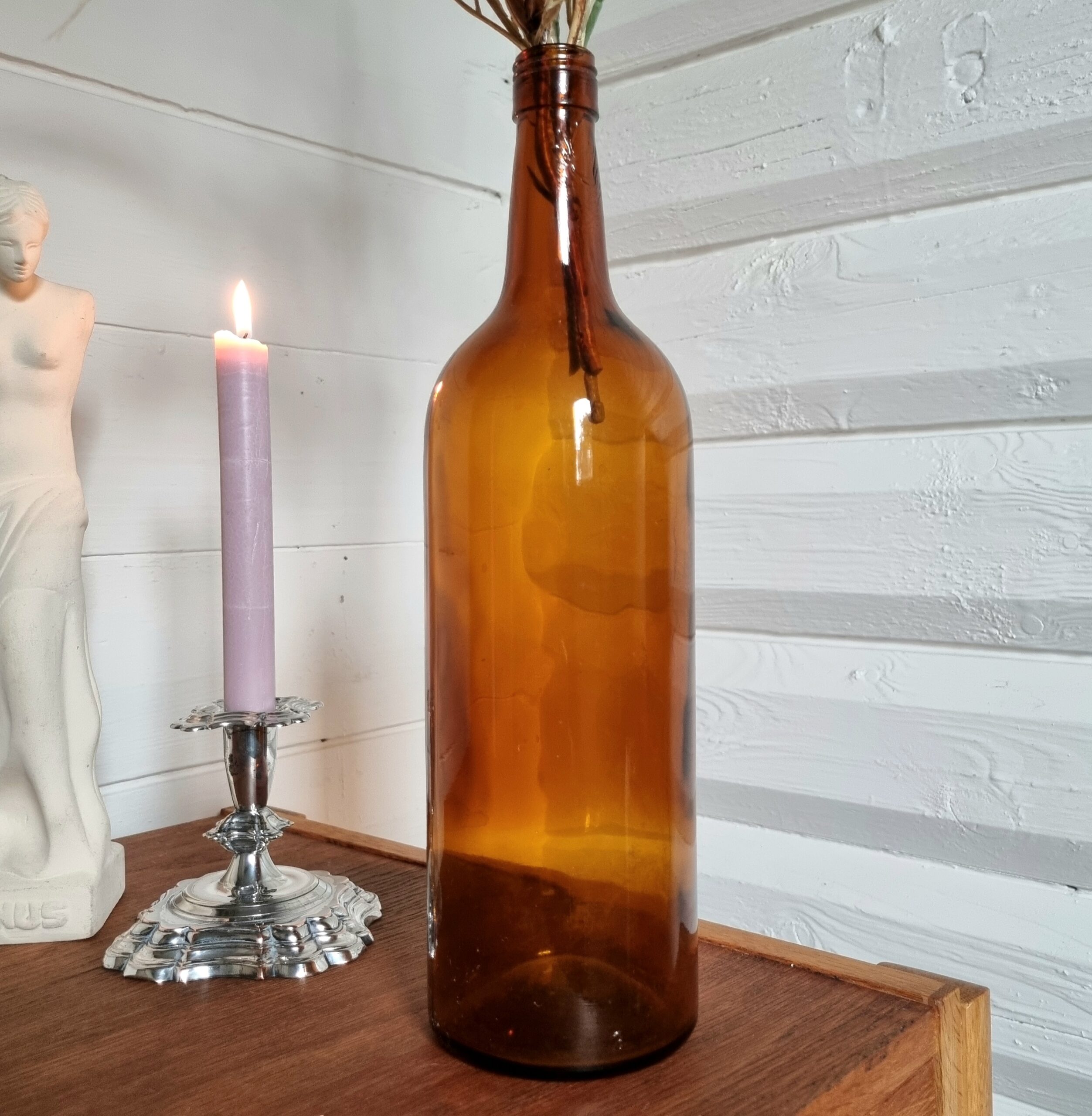Smuk stor brun glasflaske