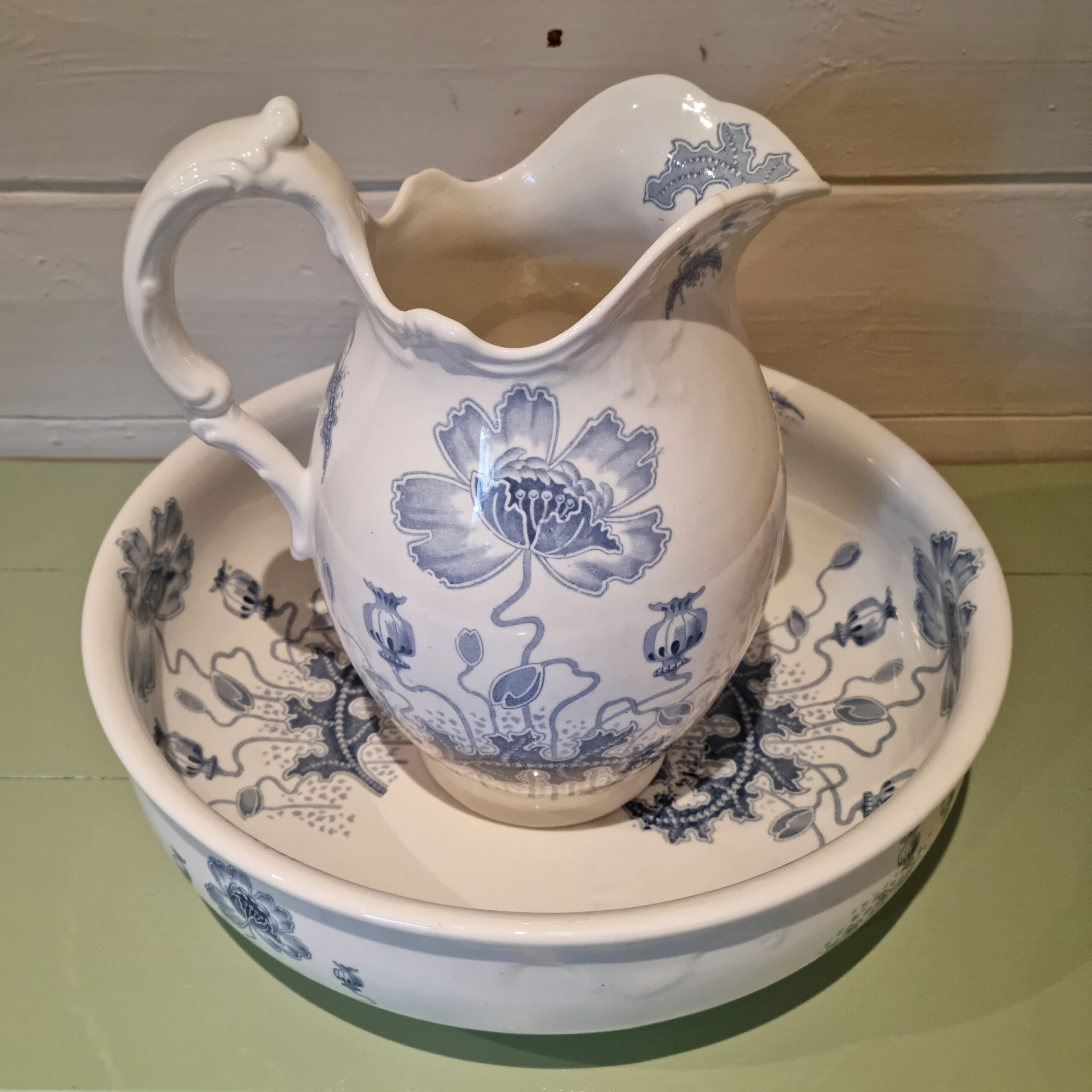 Smukt servante sæt med kande og fad - hollandsk