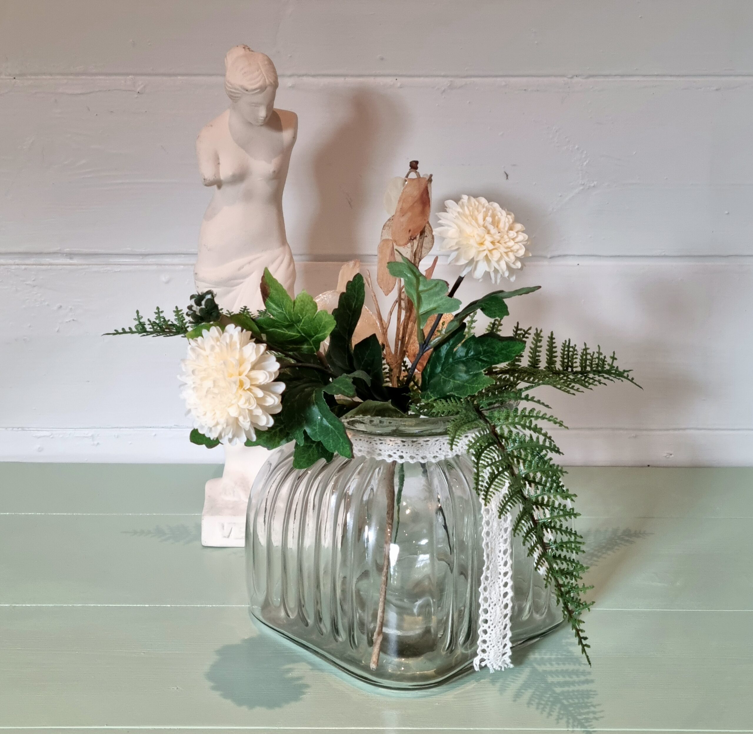 Sød kraftig glaspotte med riller