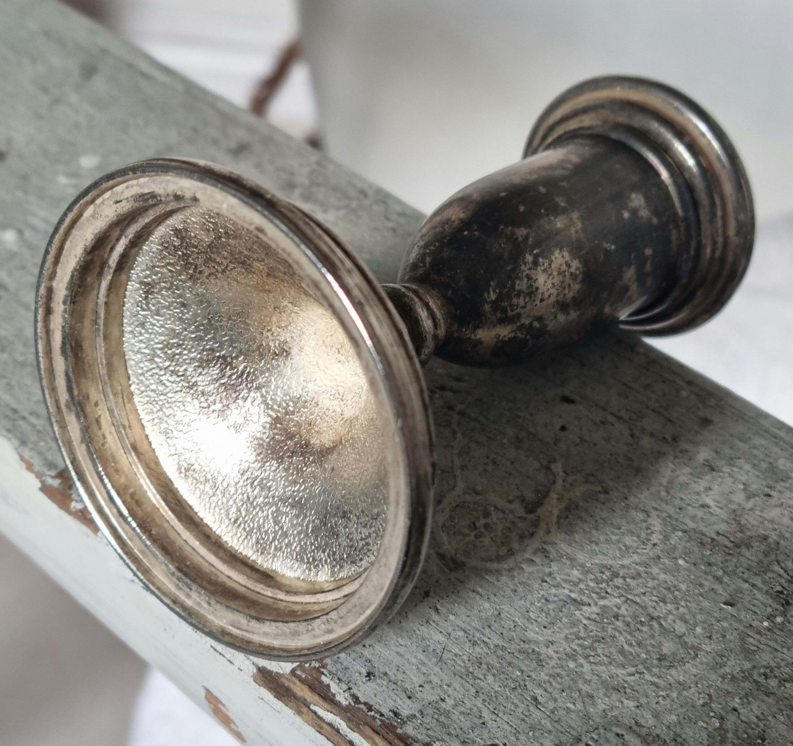 Fin lille lysestage i pletsølv