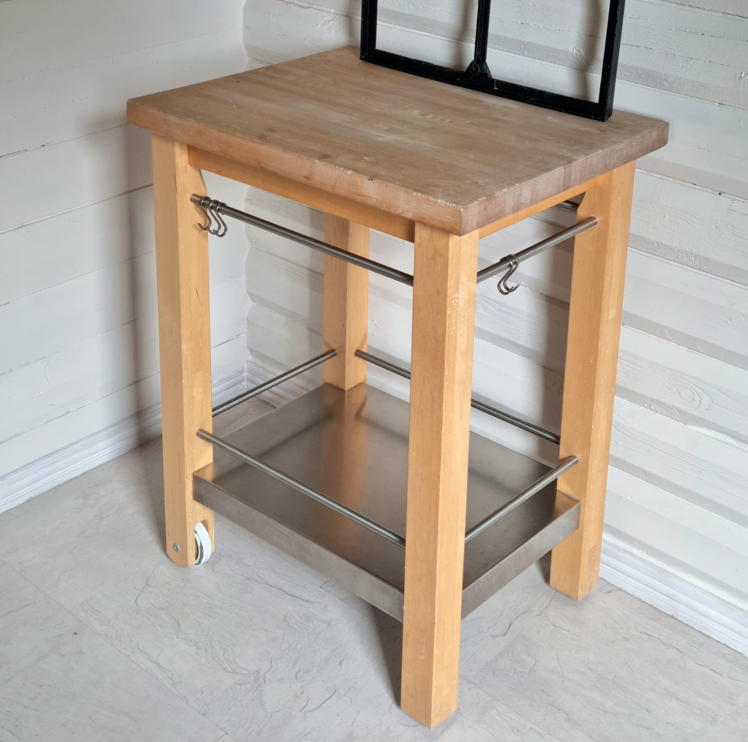 Robust rullebord med kroge og stålplade