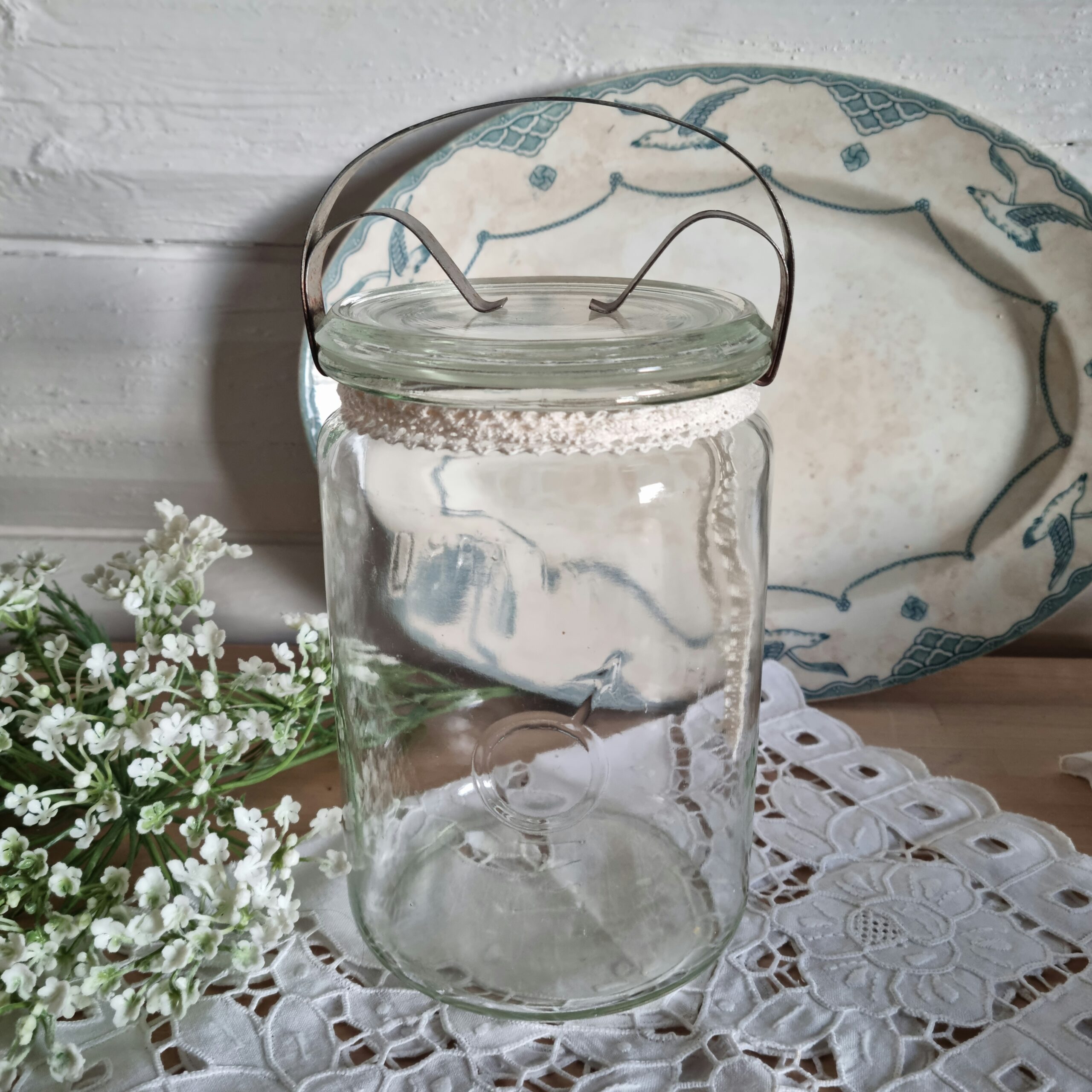 Fint gammelt sylteglas med låg og bøjle