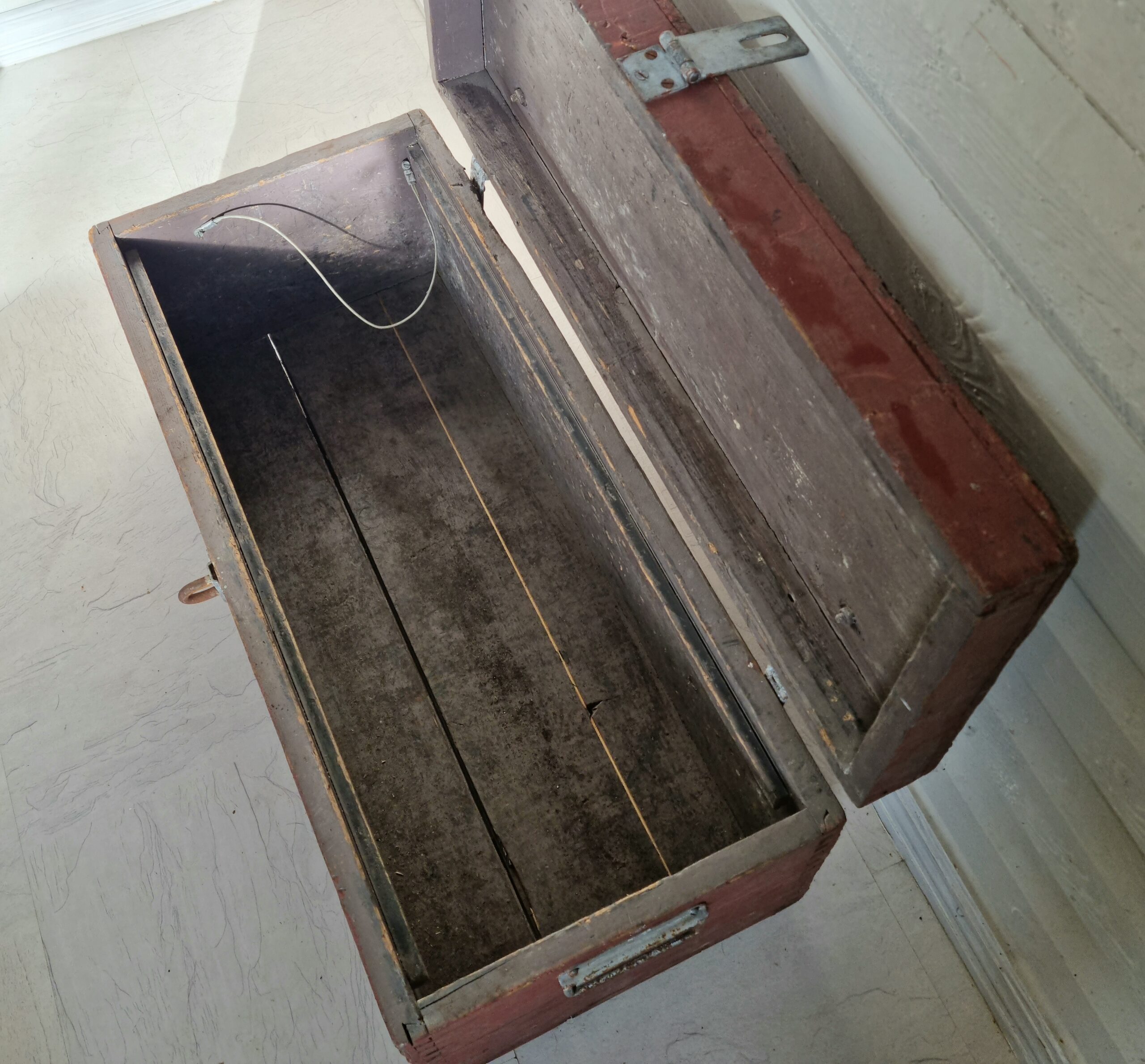 Stor gammel værktøjskasse i træ