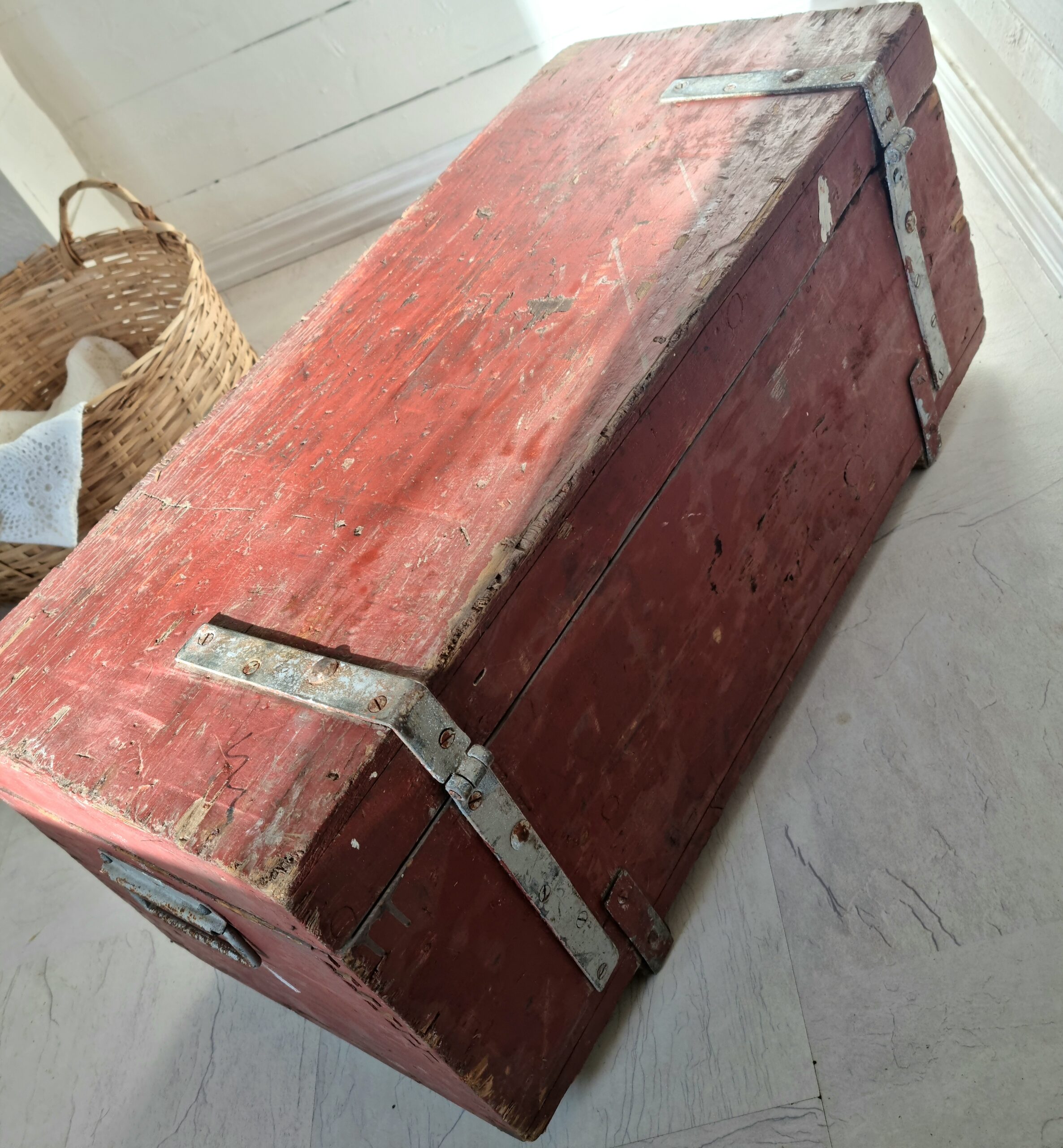 Stor gammel værktøjskasse i træ