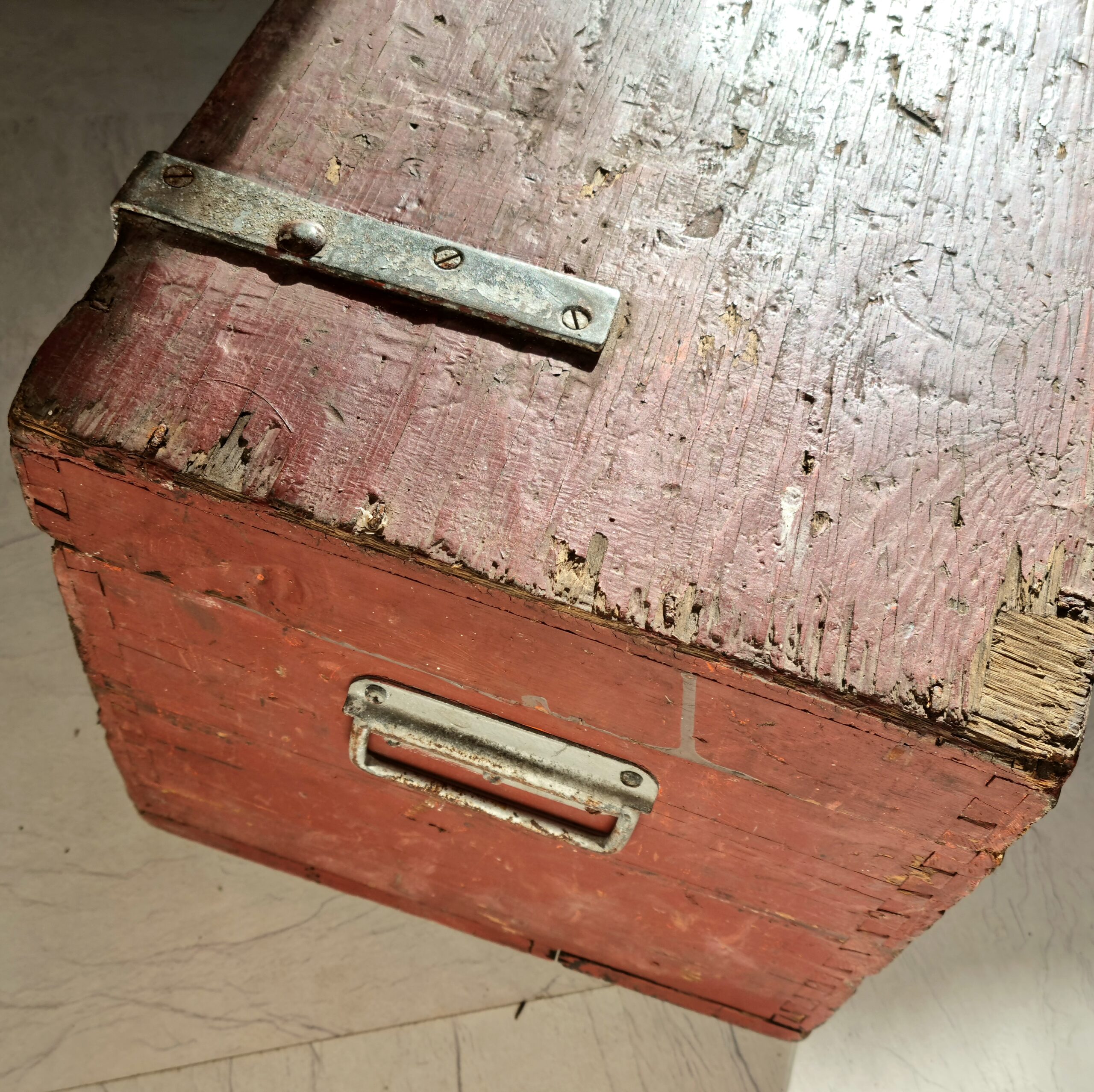 Stor gammel værktøjskasse i træ