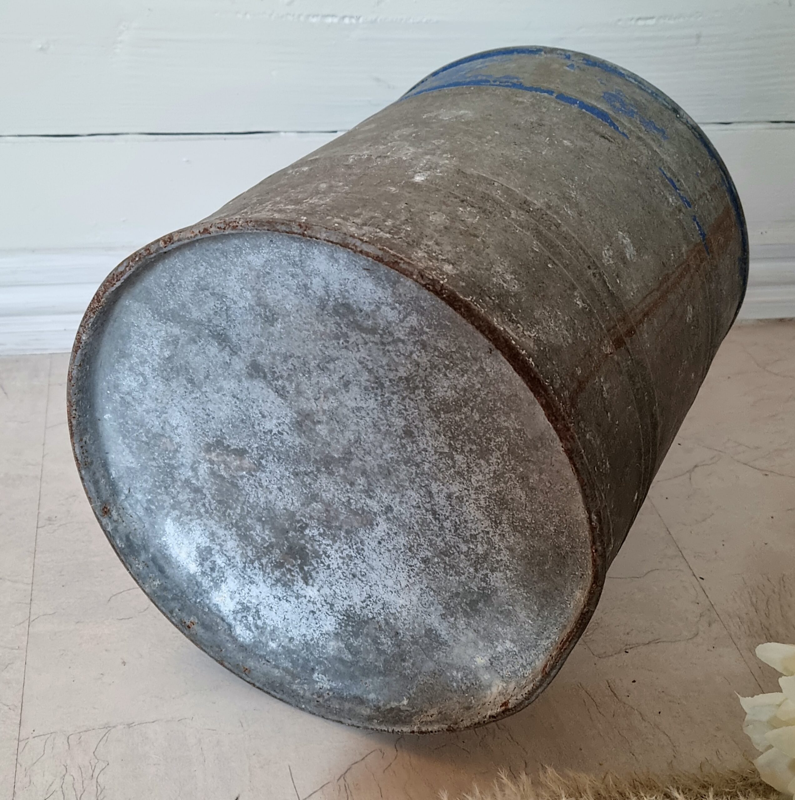 Rustik og dekorativ zink dunk