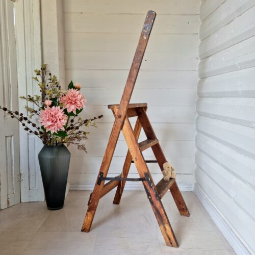 Flot original gammel trappestige – skønt patineret