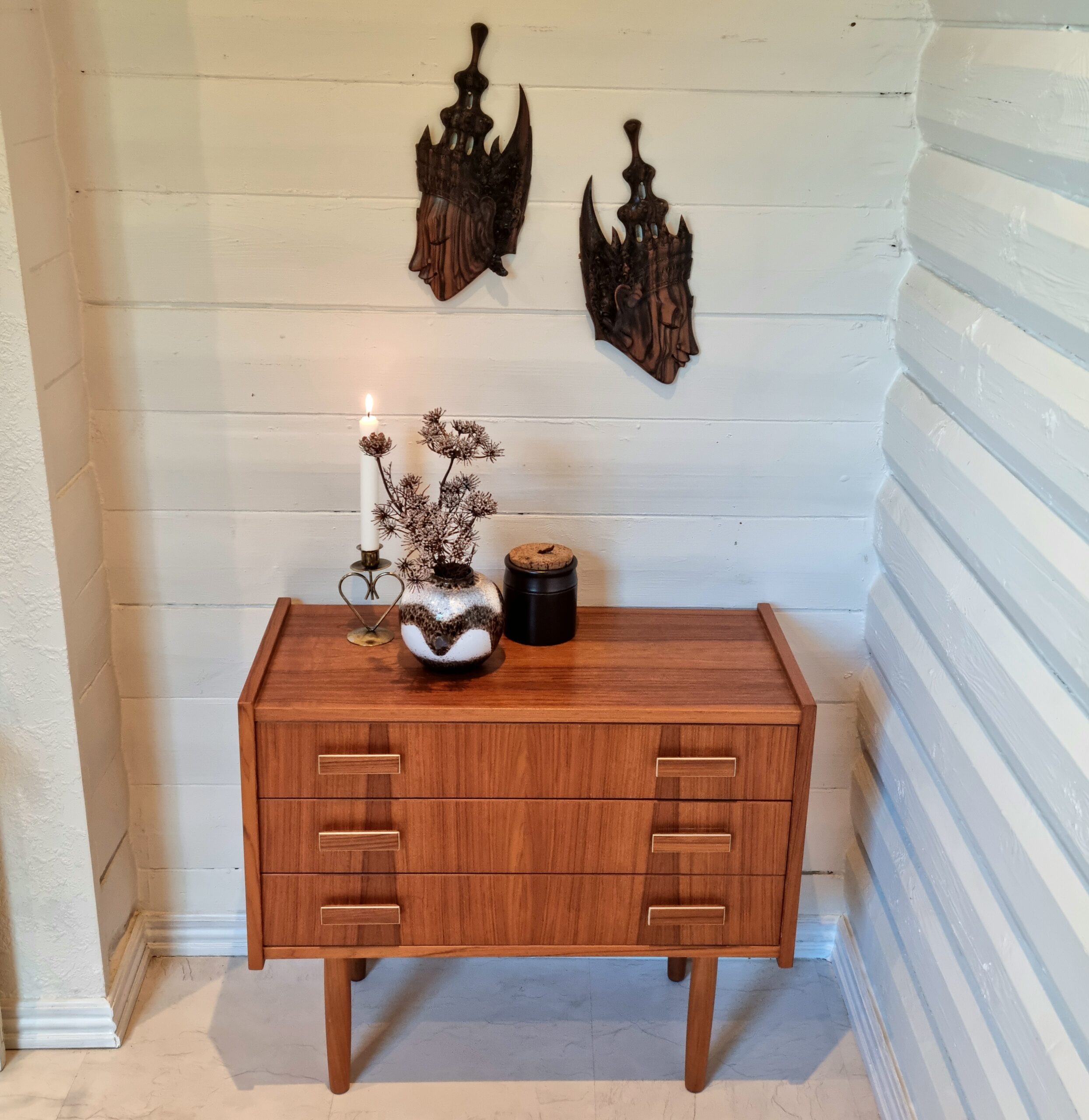 Flot teak kommode i velholdt stand - dansk produceret