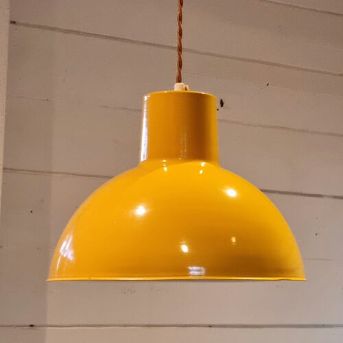 Retro loftlampe i gult metal med ny stofledning