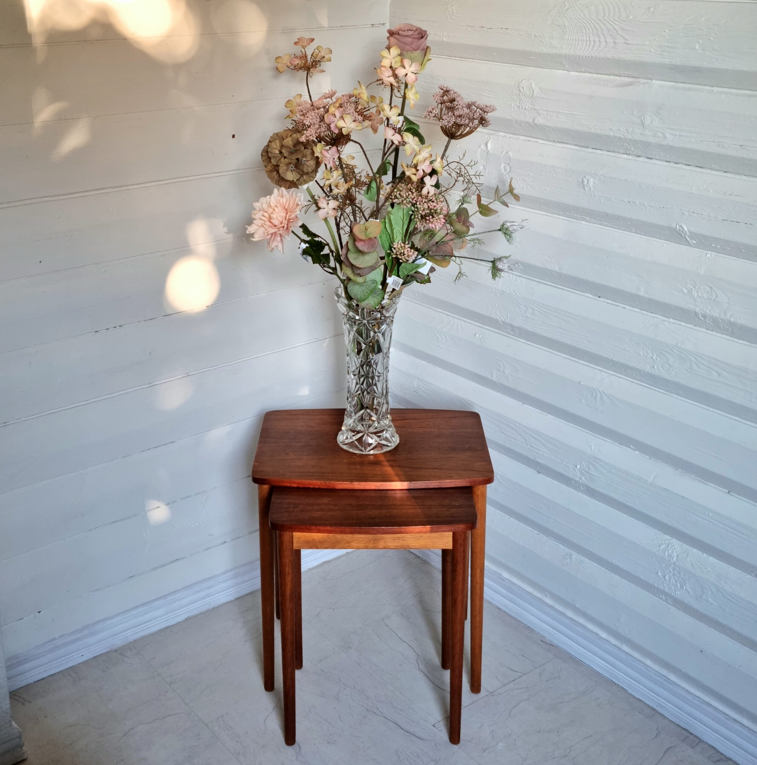 Flotte retro indskudsborde i teak